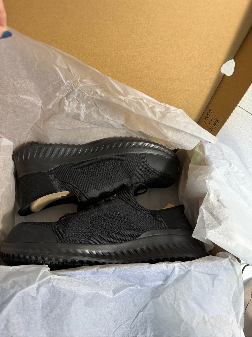Men’s Skechers Work Shoes Comp Toe All-Black Knit Slip-On Size 11 Sneakers NWT